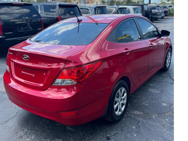 Pre-Owned HYUNDAI ACCENT at POMPANO BEACH, FL 33060 in Doozy Auto