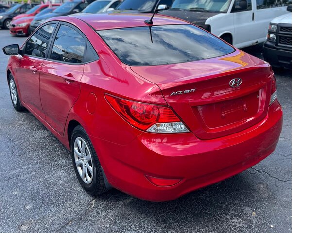 Pre-Owned HYUNDAI ACCENT at POMPANO BEACH, FL 33060 in Doozy Auto