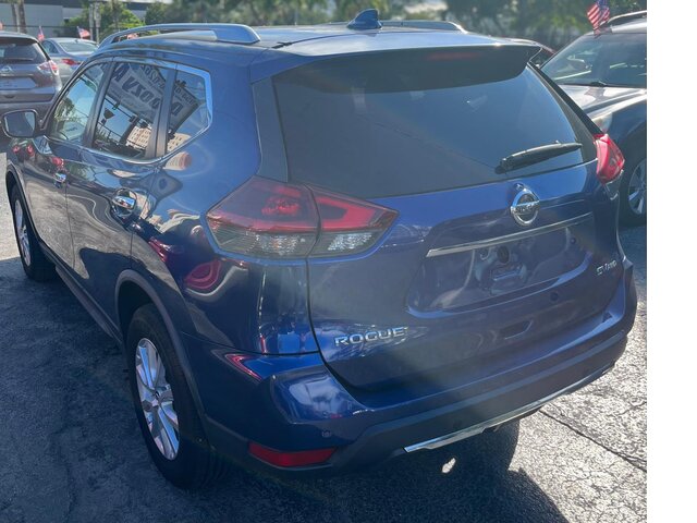 Pre-Owned NISSAN ROGUE at POMPANO BEACH, FL 33060 in Doozy Auto