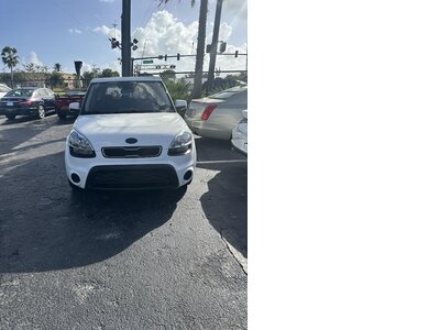 Voiture KIA SOUL at POMPANO BEACH, FL 33060 in Doozy Auto