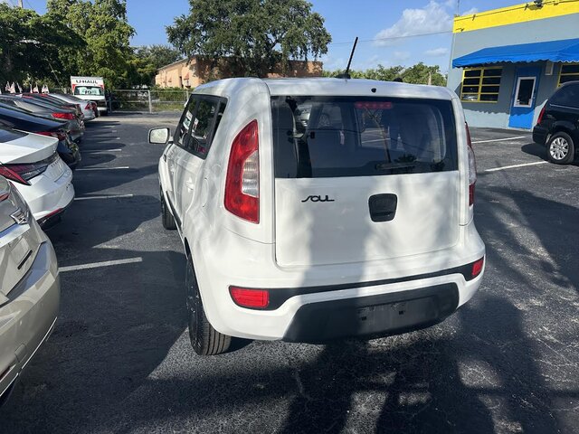 Pre-Owned KIA SOUL at POMPANO BEACH, FL 33060 in Doozy Auto