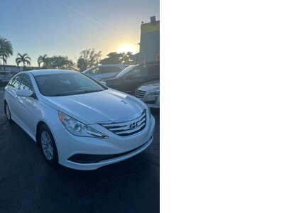 Pre-Owned HYUNDAI SONATA at POMPANO BEACH, FL 33060 in Doozy Auto