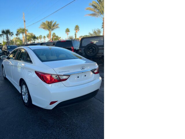 Pre-Owned HYUNDAI SONATA at POMPANO BEACH, FL 33060 in Doozy Auto