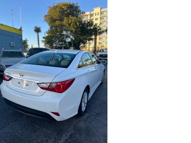 Pre-Owned HYUNDAI SONATA at POMPANO BEACH, FL 33060 in Doozy Auto