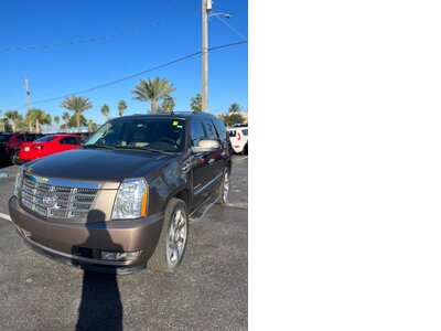 Pre-Owned CADILLAC ESCALADE at POMPANO BEACH, FL 33060 in Doozy Auto