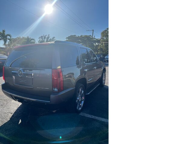 Pre-Owned CADILLAC ESCALADE at POMPANO BEACH, FL 33060 in Doozy Auto