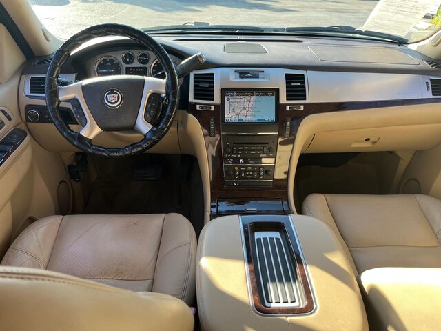 Pre-Owned CADILLAC ESCALADE at POMPANO BEACH, FL 33060 in Doozy Auto