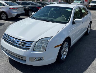 Voiture FORD FUSION at POMPANO BEACH, FL 33060 in Doozy Auto